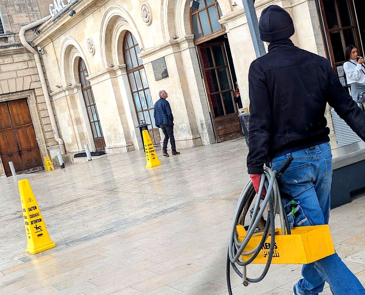 Intervention de débouchage de réseaux à la gare Saint-Charles